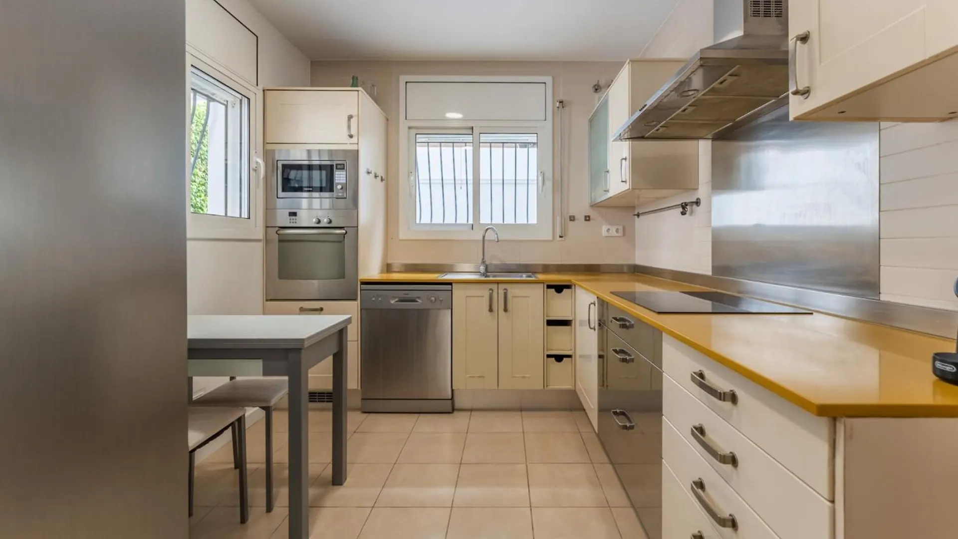 Beach Villa Cristina By Hhbcn Castelldefels